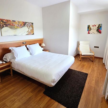 Hotel Los Barruecos By Croma Malpartida de Cáceres Kültér fotó