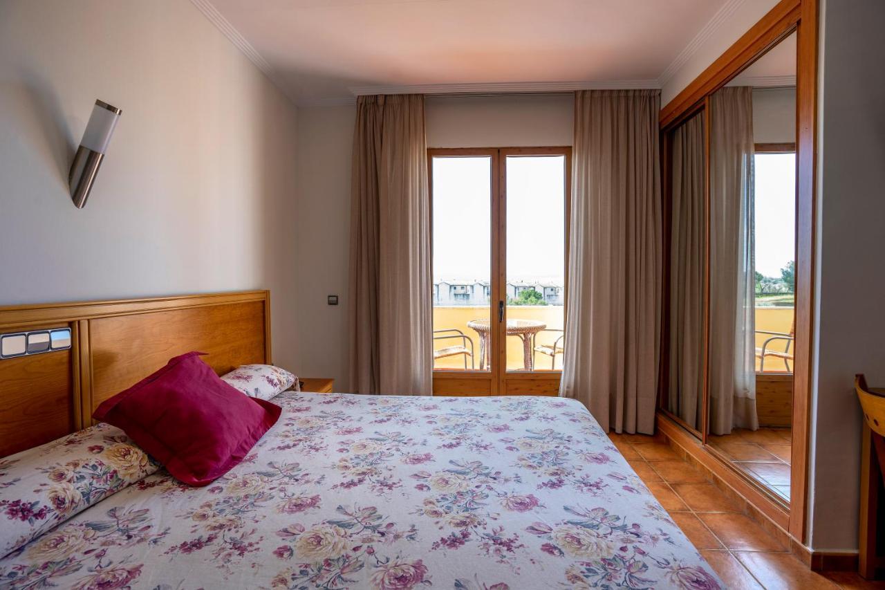 Hotel Los Barruecos By Croma Malpartida de Cáceres Kültér fotó