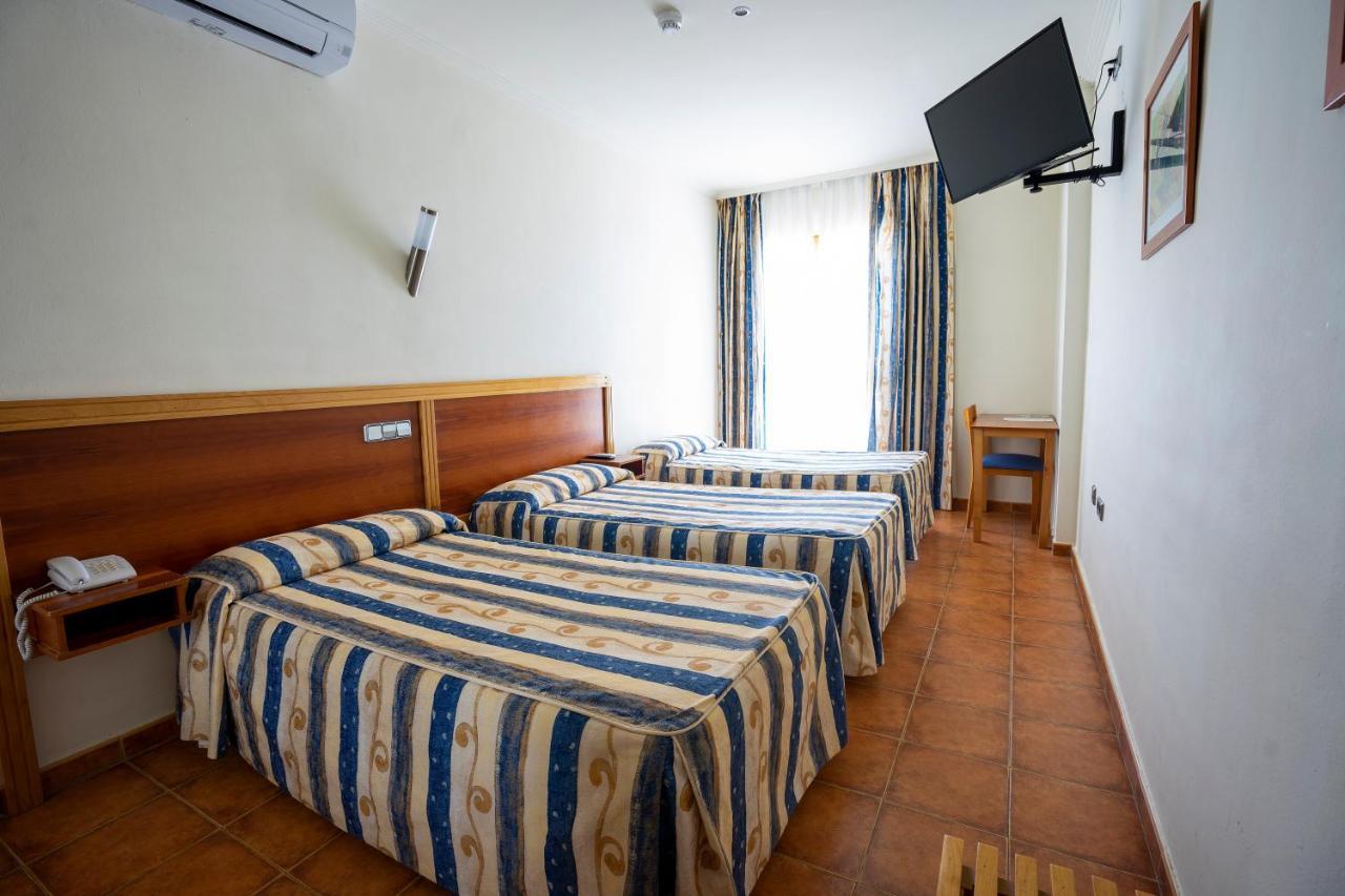 Hotel Los Barruecos By Croma Malpartida de Cáceres Kültér fotó