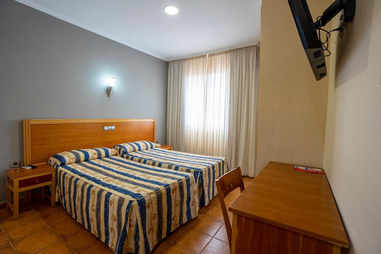 Hotel Los Barruecos By Croma Malpartida de Cáceres Kültér fotó