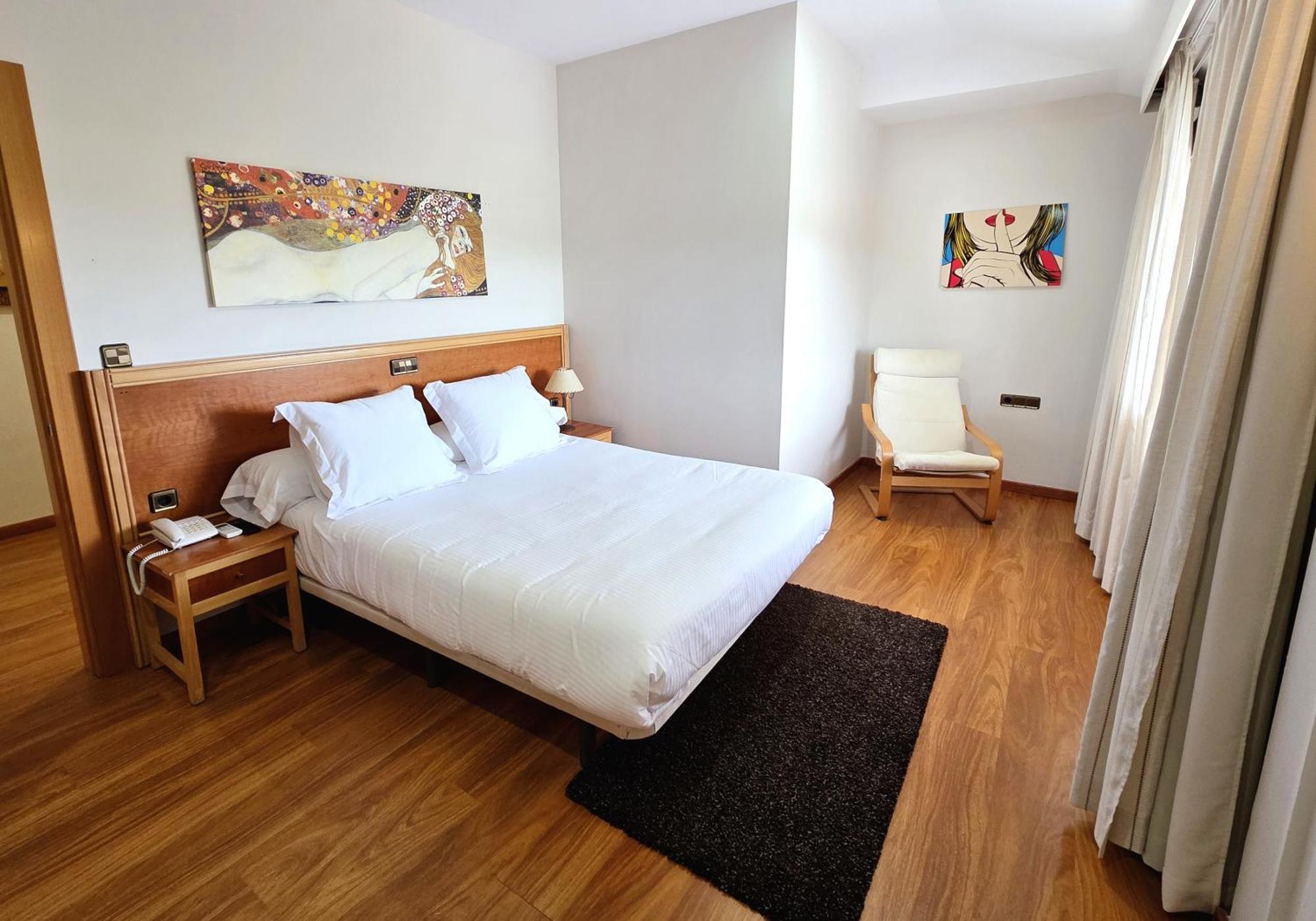 Hotel Los Barruecos By Croma Malpartida de Cáceres Kültér fotó