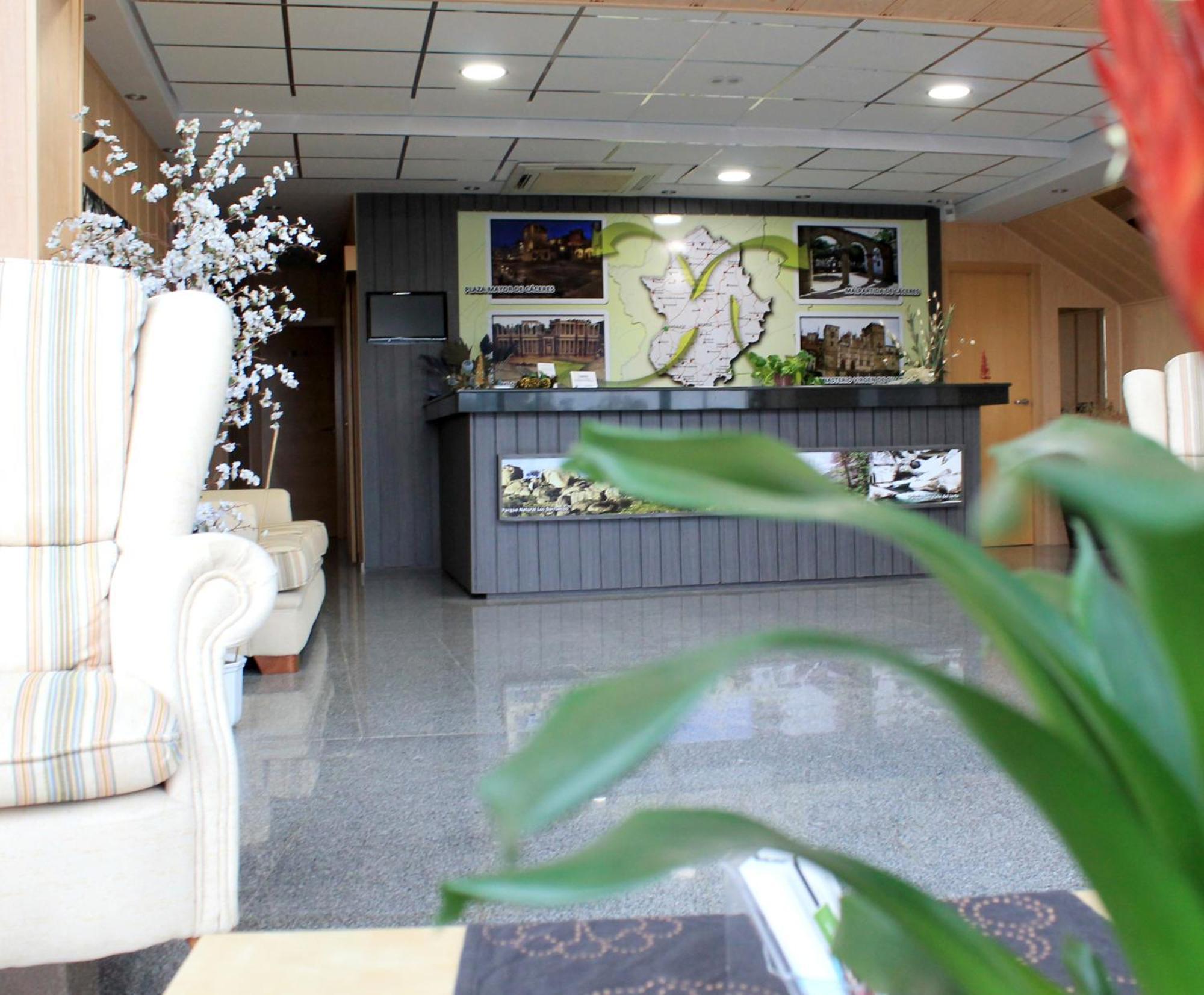 Hotel Los Barruecos By Croma Malpartida de Cáceres Kültér fotó